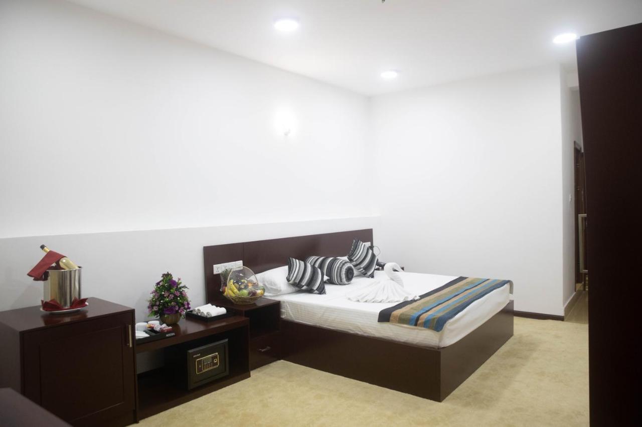 Hotel Kamrel קורונגאלה מראה חיצוני תמונה