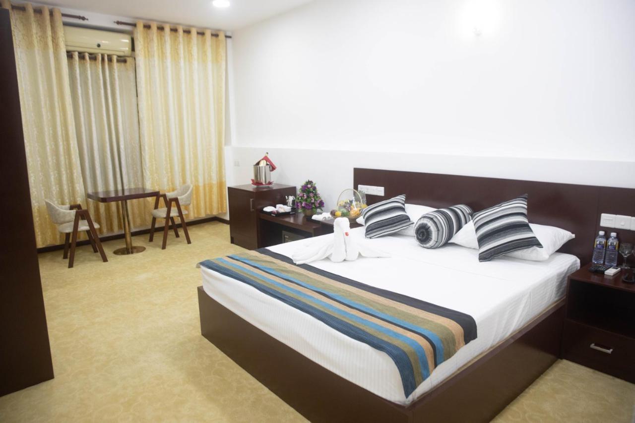 Hotel Kamrel קורונגאלה מראה חיצוני תמונה